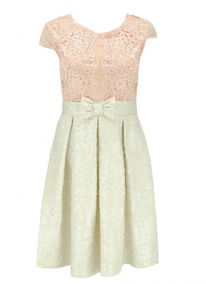 Rochie roz cu broderie crem superba
