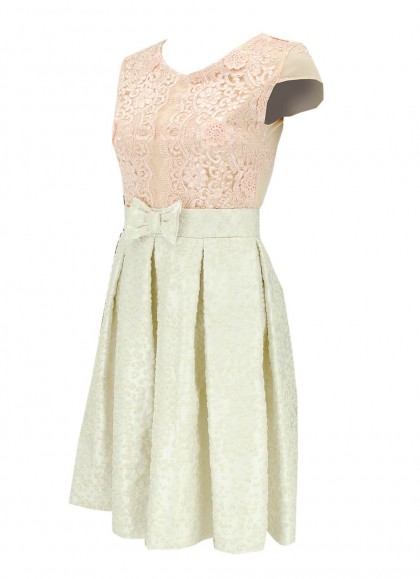 Rochie roz cu broderie crem superba