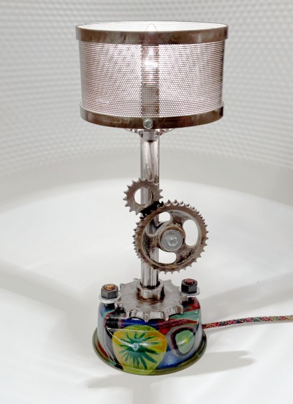 Veioza model industrial cu angrenaj